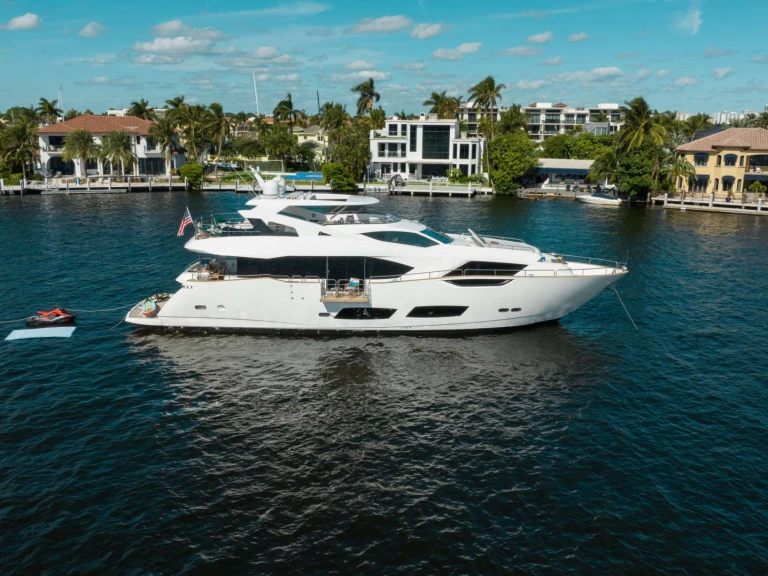 Pronájem Jachta Sunseeker s licencí
