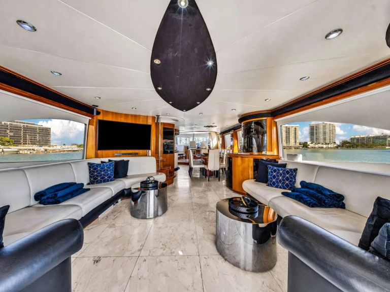 Pronájem jachty v Miami -Sunseeker So What Who Cares na Samboatu
