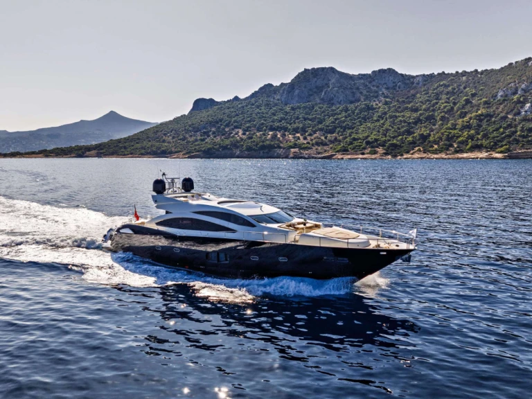 Pronájem Jachta Sunseeker s licencí