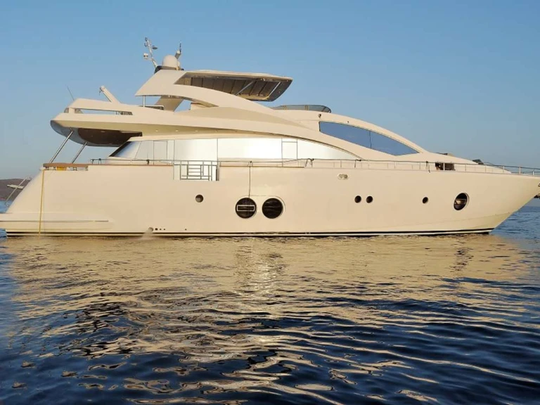 Aicon FUNSEA jednotlivci a charterové společnosti v Lavrio