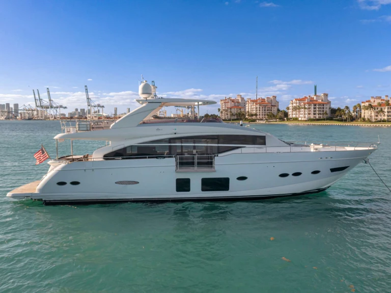 Princess, UK Freedom jednotlivci a charterové společnosti v Miami Beach