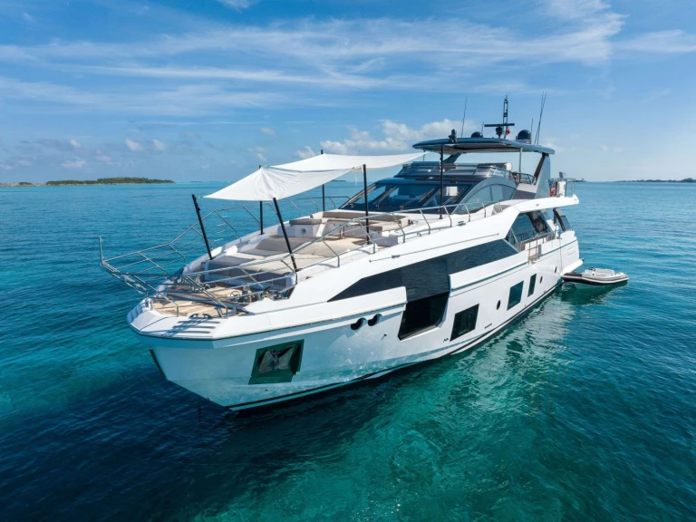 Azimut Compass jednotlivci a charterové společnosti v Bahamy
