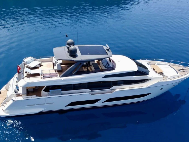 Ferretti SHERO jednotlivci a charterové společnosti v Marmaris