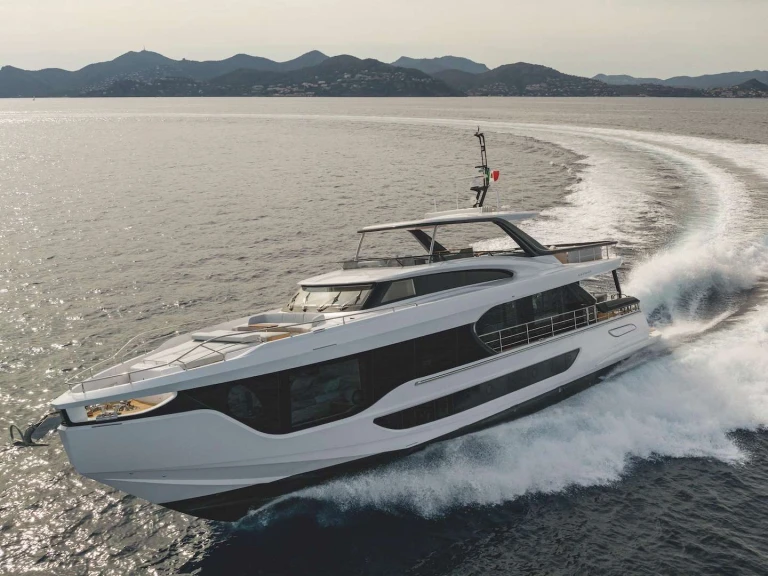 Pronájem Jachta v Podstrana -Azimut First Horizon