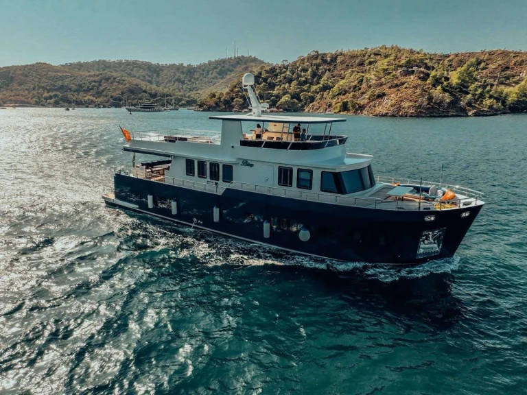 Pronajmout si Custom BELUGA v Fethiye