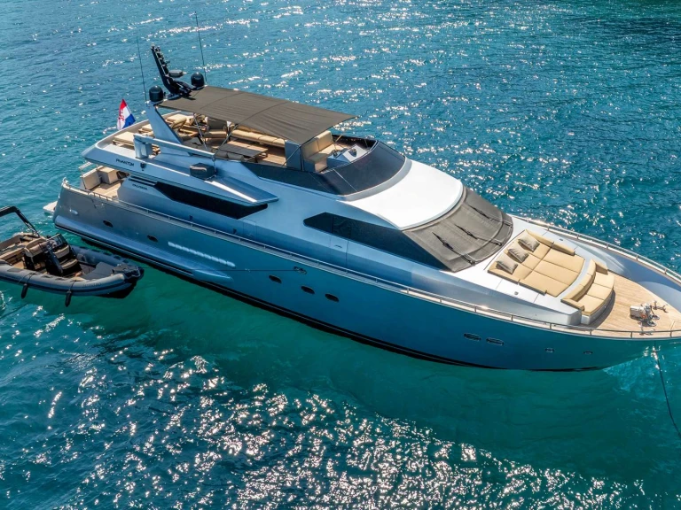 italversil PHANTOM jednotlivci a charterové společnosti v Split