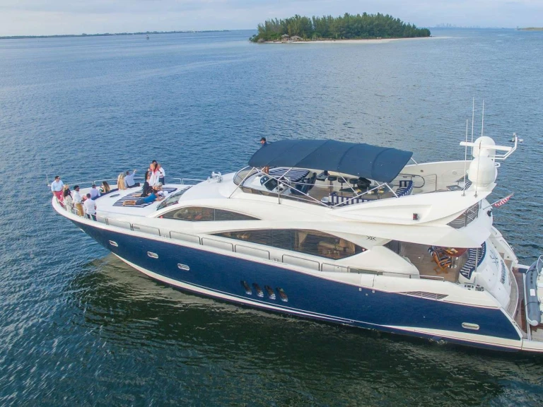 Pronájem Jachta Sunseeker s licencí