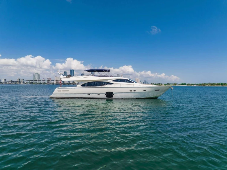 Pronájem jachty v Miami -Ferretti Destiny na Samboatu