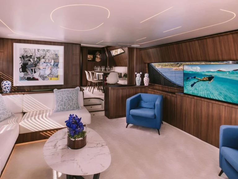 Ferretti OXYGEN 8 jednotlivci a charterové společnosti v Atény