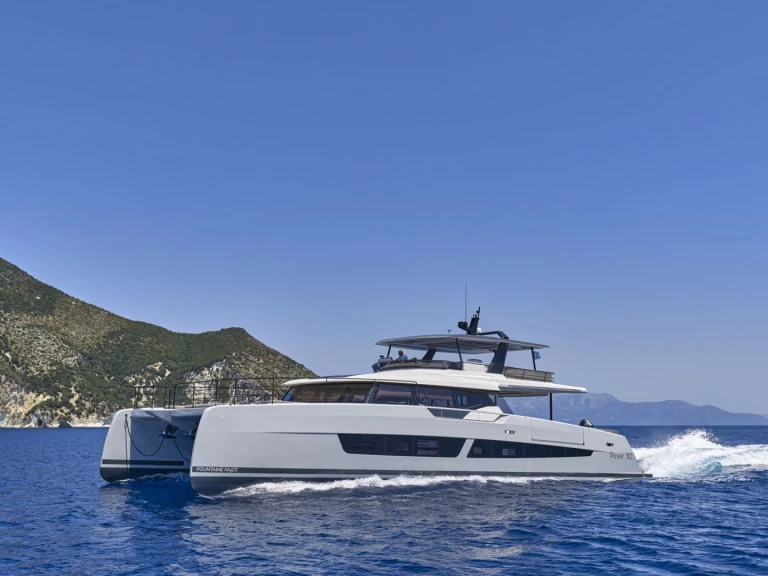 Pronajmout si Fountaine Pajot CHRISTAL MIO 80  v Atény