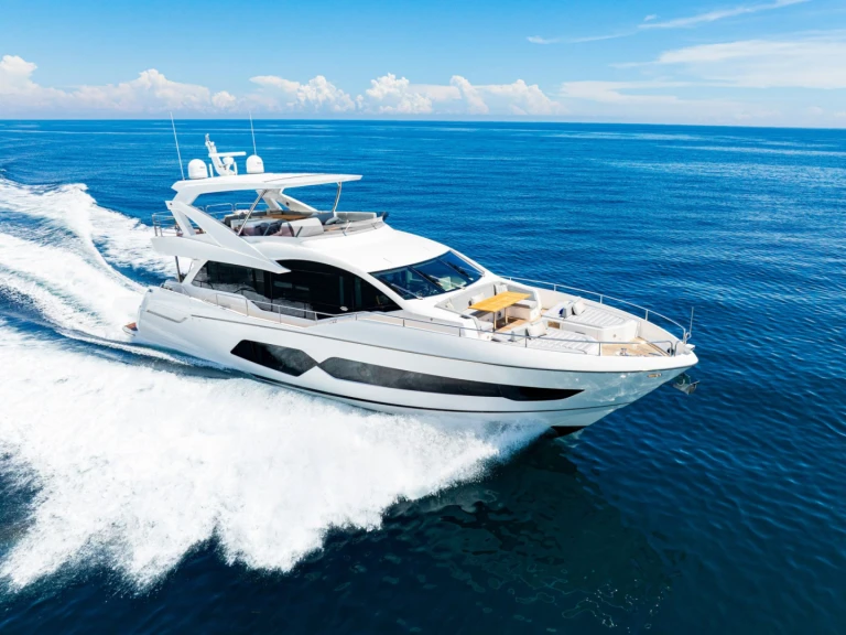Pronájem Jachta Sunseeker s licencí