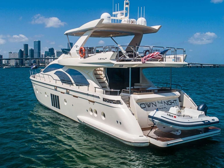 Pronajmout si Azimut OWN THE NIGHT v Miami