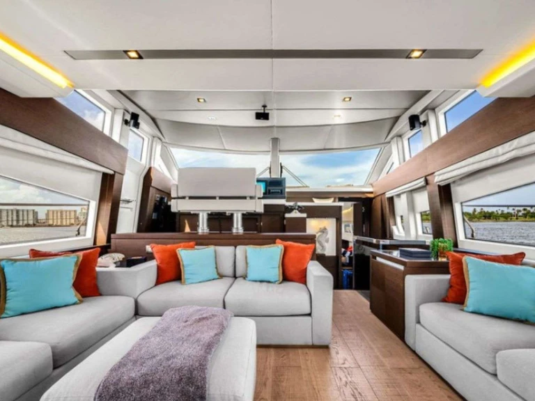 Prestige Yachts Oceana jednotlivci a charterové společnosti v Nassau
