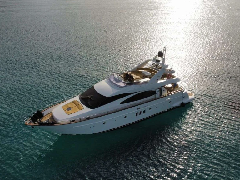 Azimut ESTIA ZEUS jednotlivci a charterové společnosti v Řecko