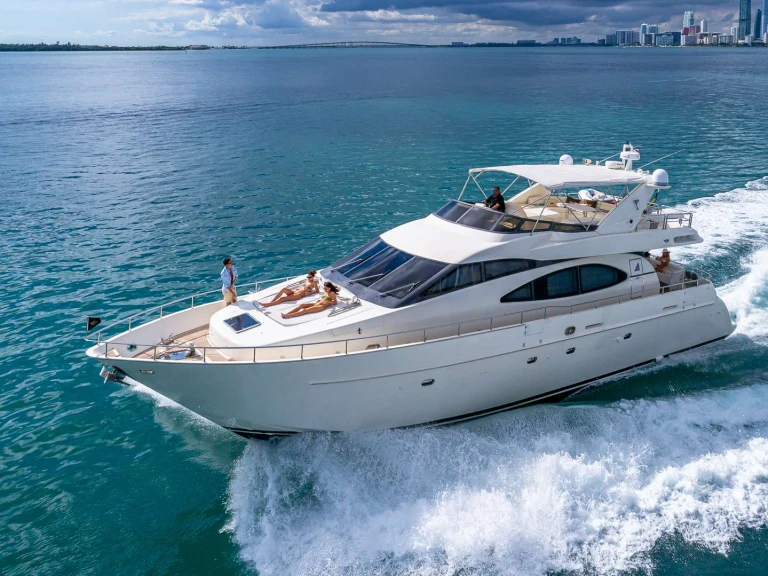 Azimut Salt Shaker jednotlivci a charterové společnosti v Miami
