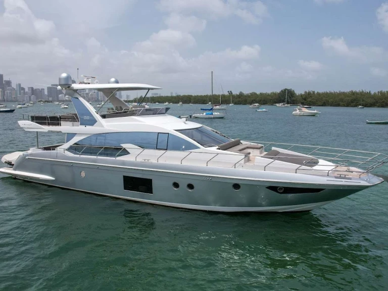Pronájem jachty v Miami -Azimut The One na Samboatu
