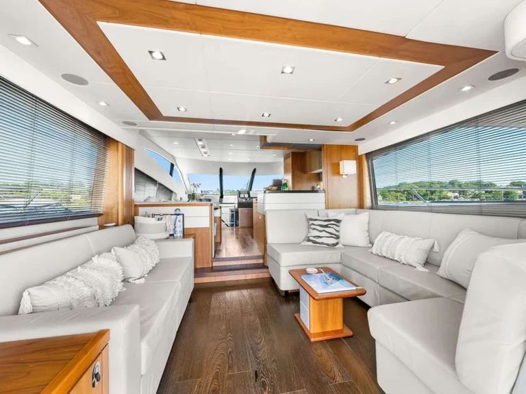 Pronájem Jachta Sunseeker s licencí