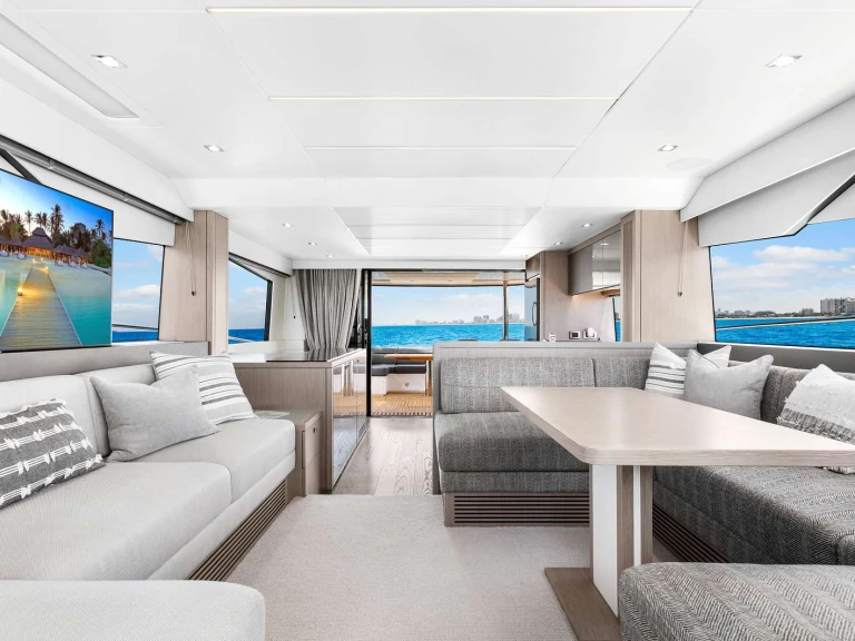 Pronajmout si Sunseeker Done Deal v Bahamy