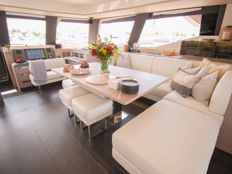 Pronájem lodi Fountaine Pajot PRINCESS MILA v Nassau na Samboatu