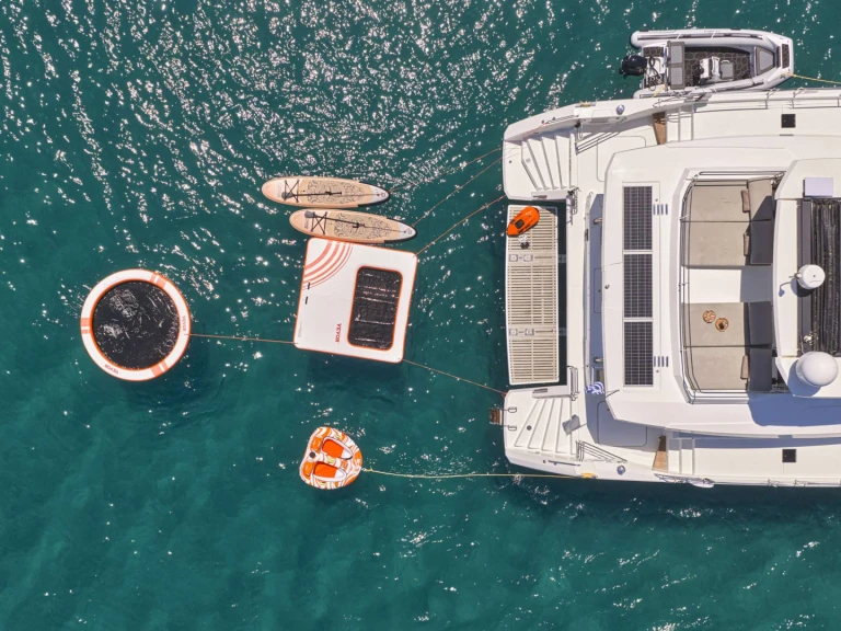 Pronájem jachty v Korfu -Fountaine Pajot ARIVA na Samboatu