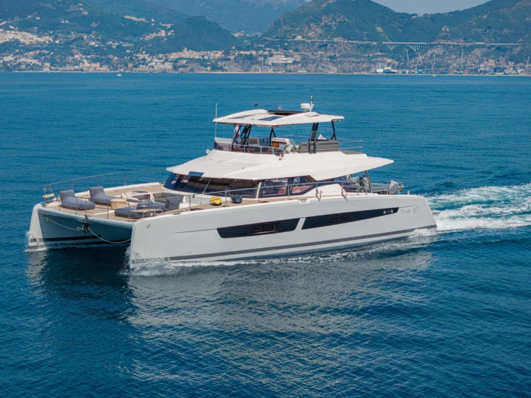 Pronájem Jachta Fountaine Pajot s licencí