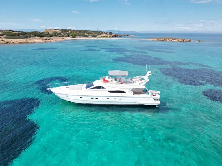 Pronájem jachty v Atény -Ferretti SUMMER CAMP na Samboatu
