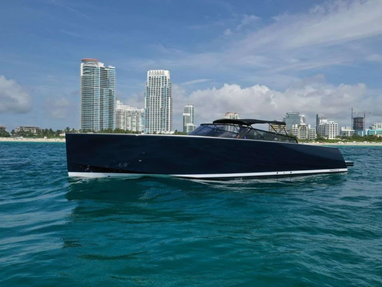 Van-Dutch 55 Van Dutch  jednotlivci a charterové společnosti v Miami