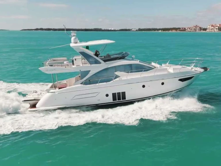 Pronajmout Jachta se skipperem či ne Azimut v Miami