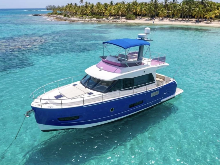 Pronajmout si Azimut Caprice v Miami
