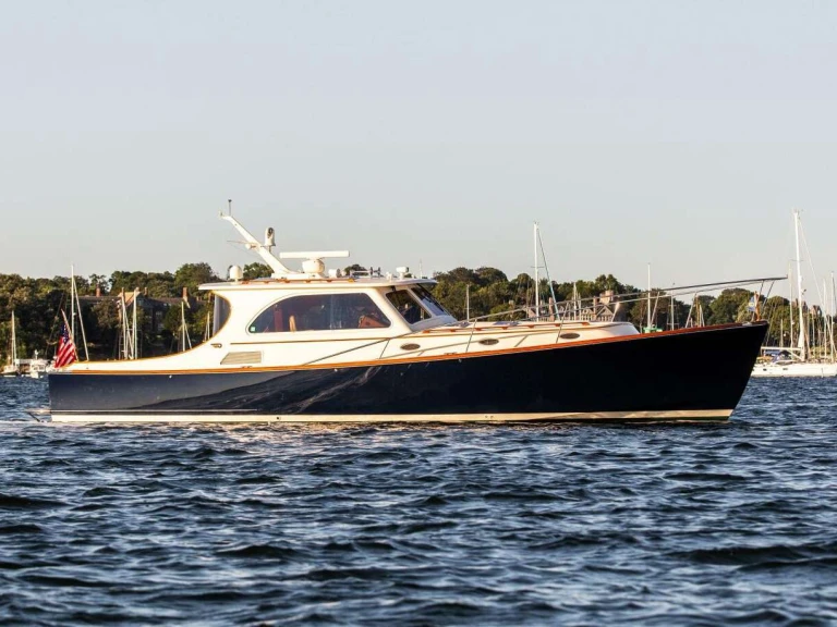 Pronájem lodi Hinckley MERLIN v Oyster Bay na Samboatu
