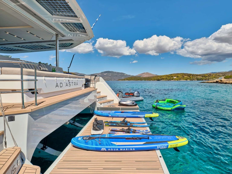 Fountaine Pajot AD ASTRA jednotlivci a charterové společnosti v Lavrio