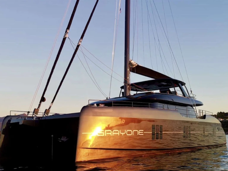 Pronajmout si Sunreef GRAYONE v Atény