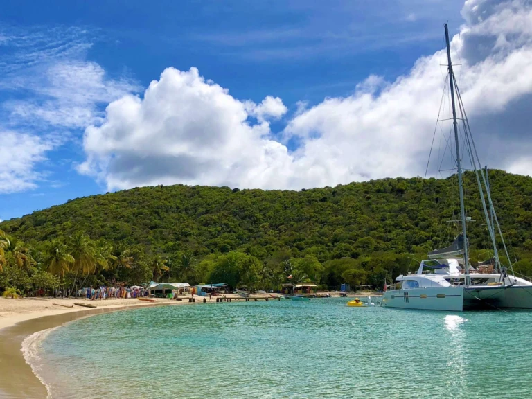 Pronajmout si Matrix Yachts TRANQUILITY v Road Town