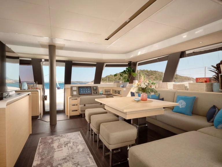 Pronájem Jachta Fountaine Pajot s licencí