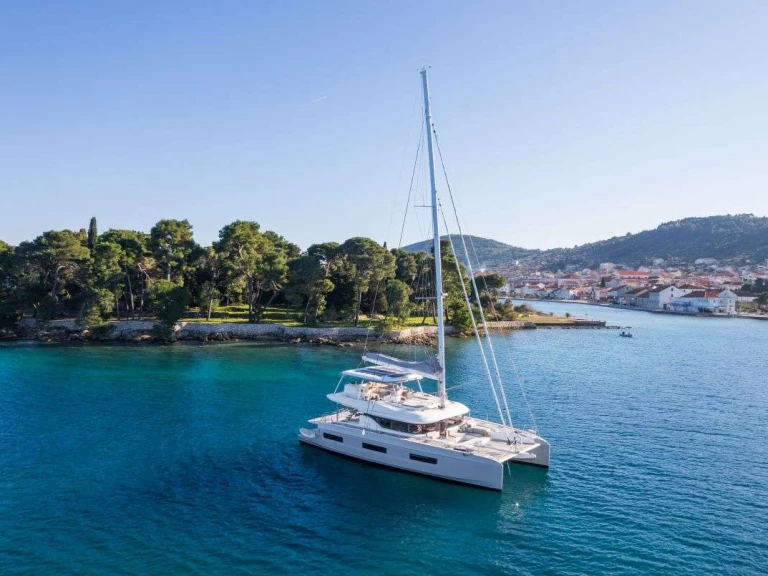 Pronajmout Jachta se skipperem či ne Lagoon v Split