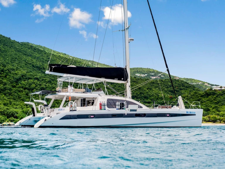 Pronájem jachty v Tortola -Leopard DAYDREAM na Samboatu