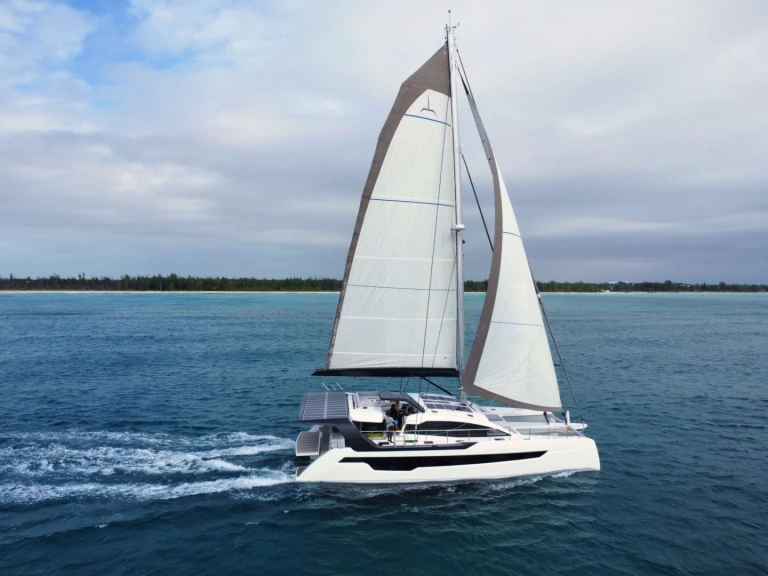 Xquisite Yachts Flying Whale jednotlivci a charterové společnosti v Bahamy