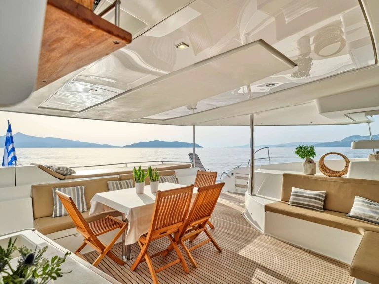 Pronájem Jachta v Nea Peramos -Fountaine Pajot HIGH FIVE