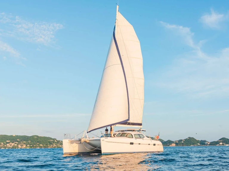 Pronajmout Jachta se skipperem či ne PRIVILEGE ALLIAURA MARINE GROUP v Rodney Bay