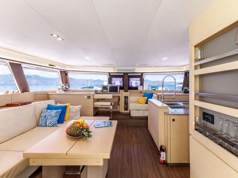 Fountaine Pajot SANDY CINCO jednotlivci a charterové společnosti v Britské Panenské ostrovy