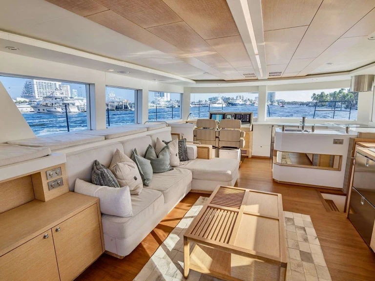 Pronájem lodi Nishii Shipyards Cata v Nassau na Samboatu