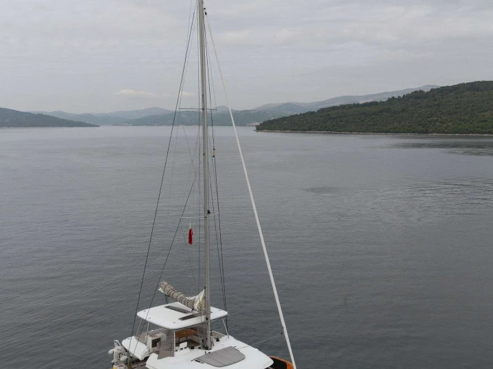 Pronajmout Jachta se skipperem či ne Lagoon v Trogir