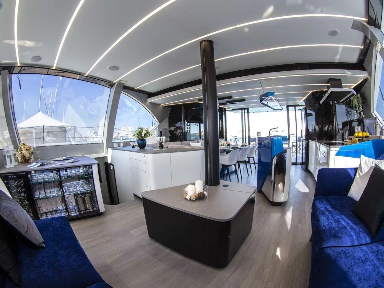 Wave Catamarans WAVE  jednotlivci a charterové společnosti v Portisco