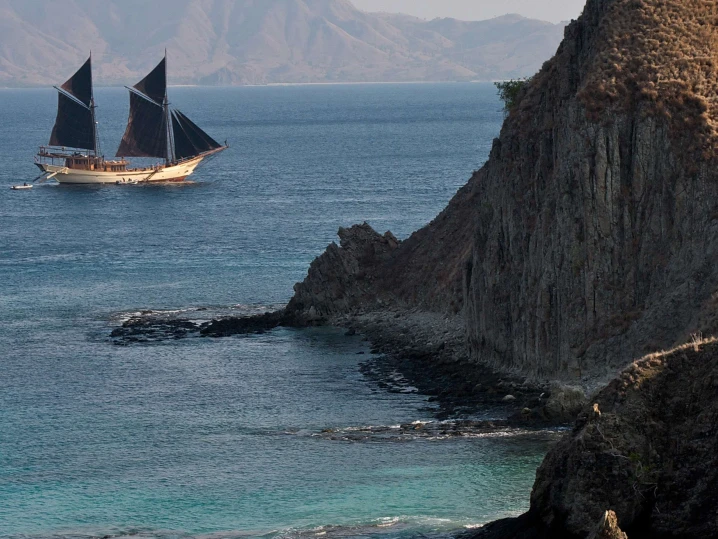 Pronájem jachty v Labuanbajo -Custom Silolona na Samboatu