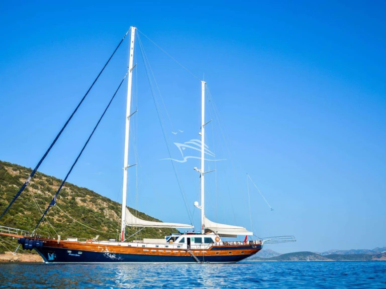 Mastori Yachts, Bodrum Papa Joe jednotlivci a charterové společnosti v Piraeus