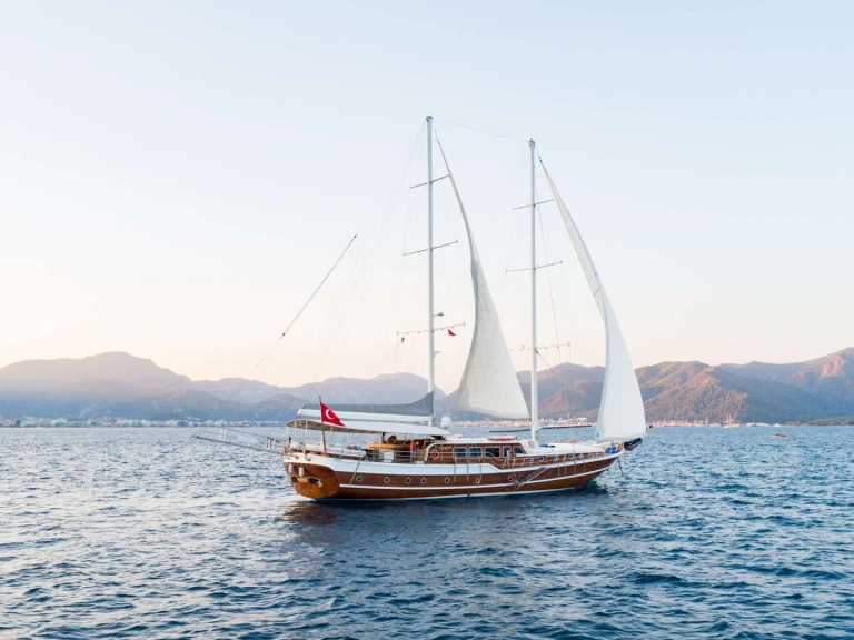 Pronajmout Jachta se skipperem či ne Custom v Marmaris