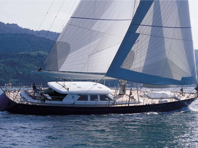 Pronajmout si Perini Navi HERITAGE M v Neapol