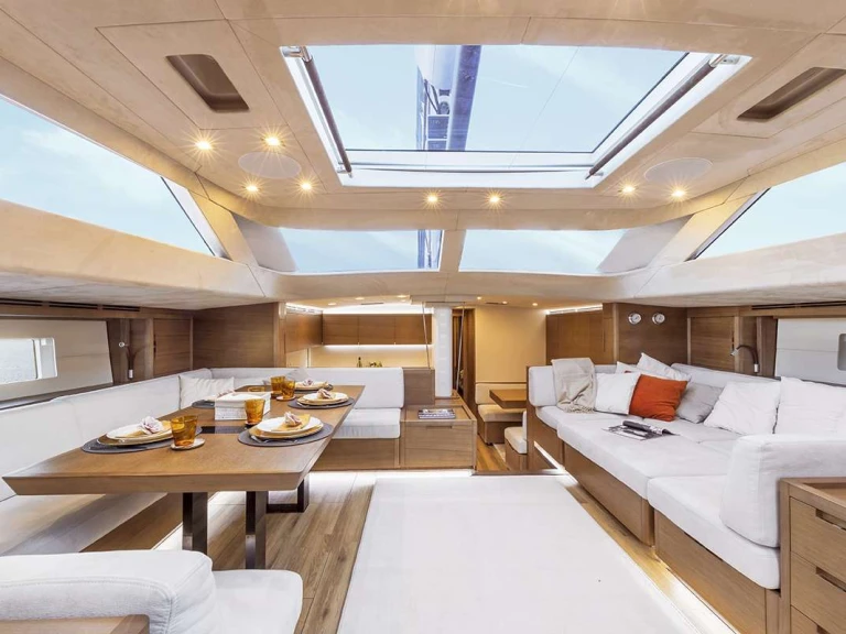Pronajmout si Advanced Yachts Jikan v Portisco