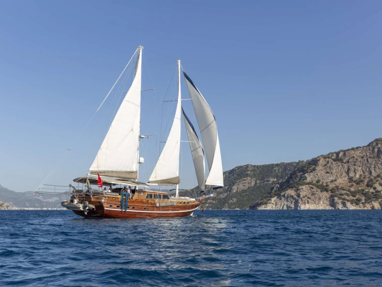  YÜCE BEY jednotlivci a charterové společnosti v Marmaris