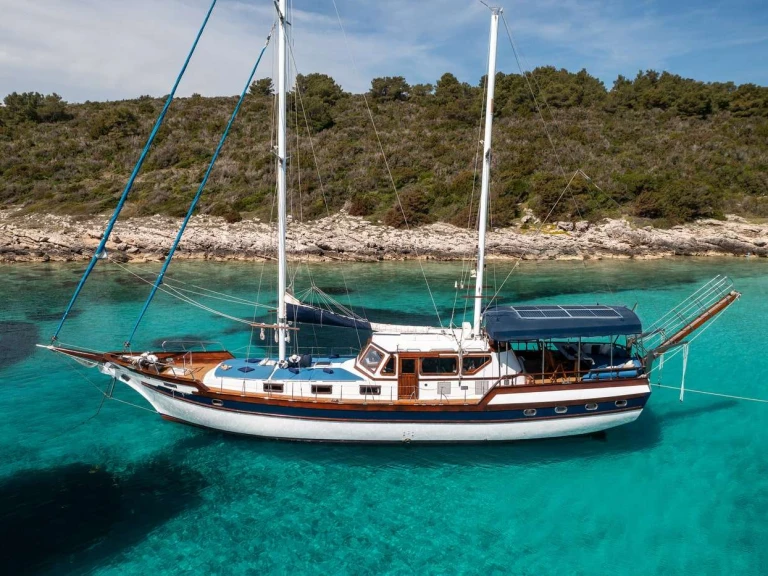 Pronájem jachty v Split -Custom Hera na Samboatu